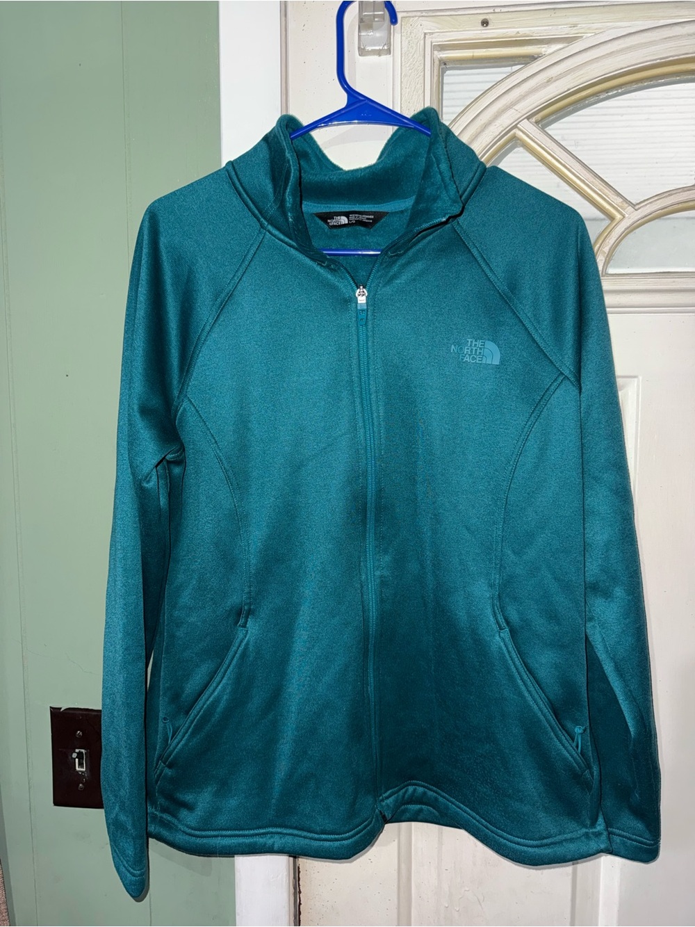 The north face jacket - Picture 2 of 8